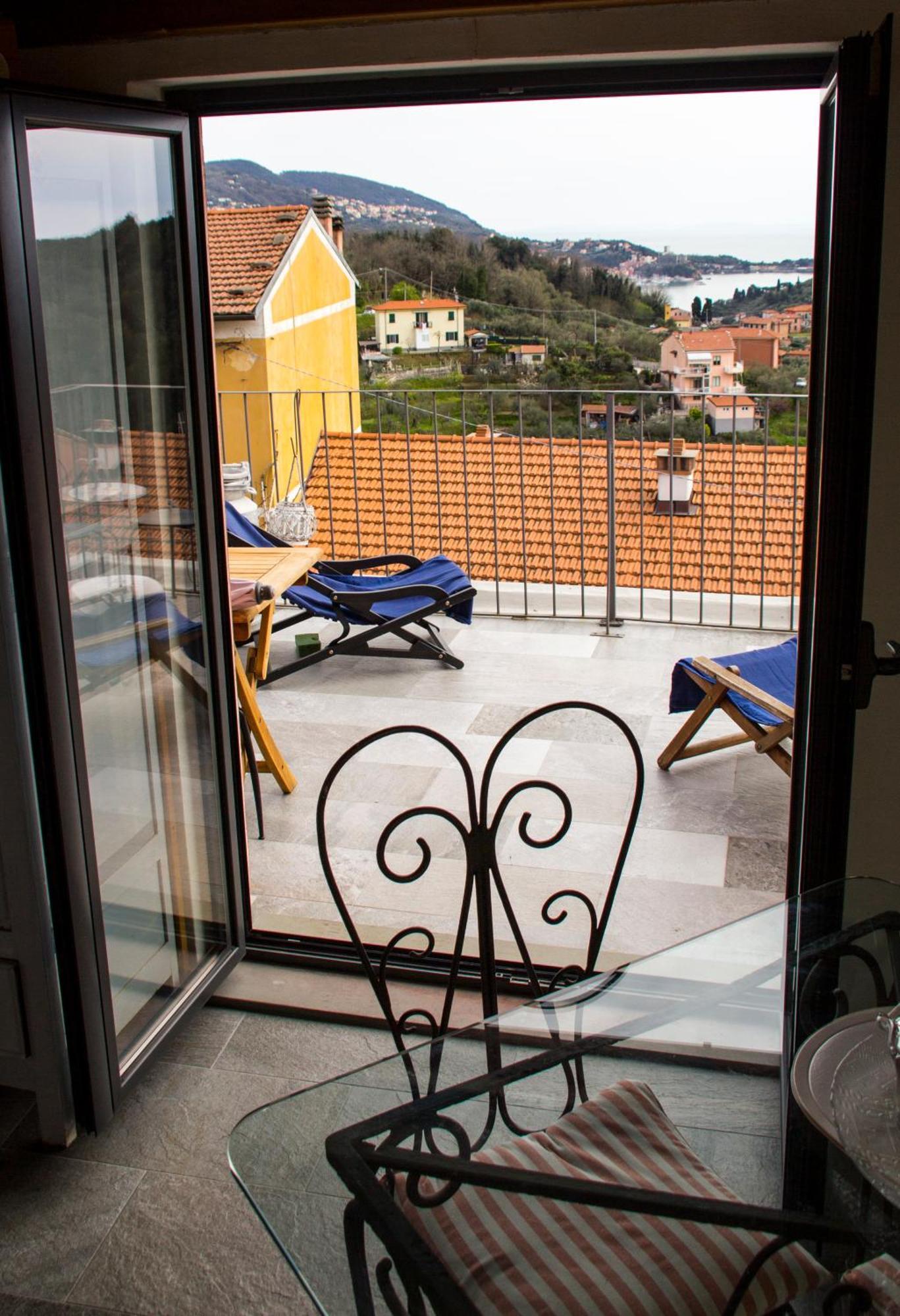 Da Rita Apartment San Terenzo Luaran gambar
